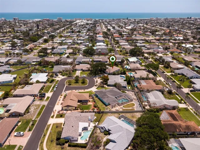 4 blocks from the beach