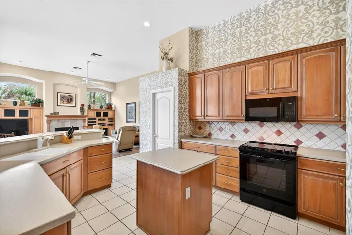The kitchen features a walk-in dish/food pantry.
