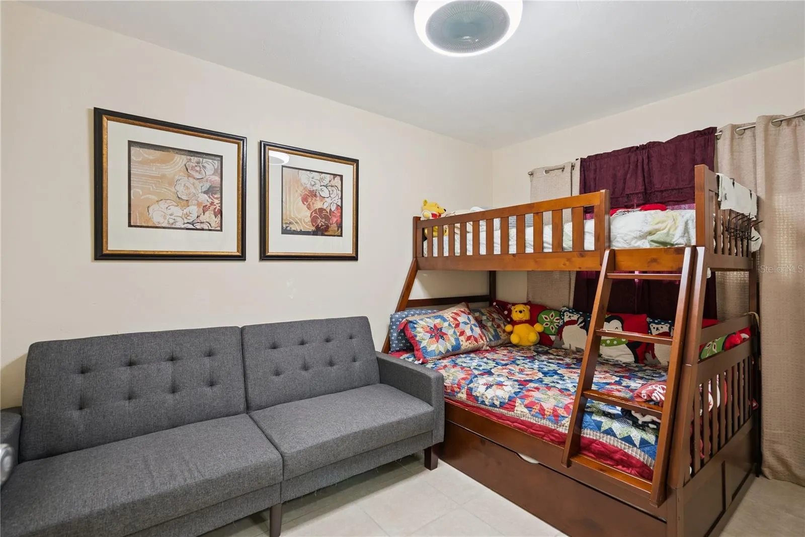 Guess bedroom 2Big enogh for a bed and sofa!