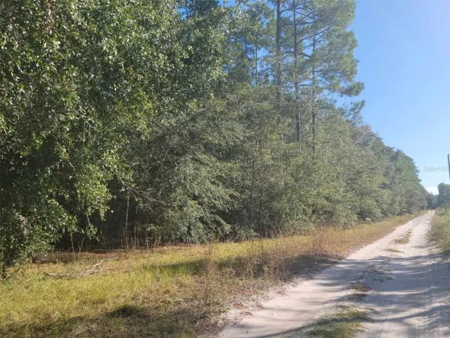 entrance road 61st place