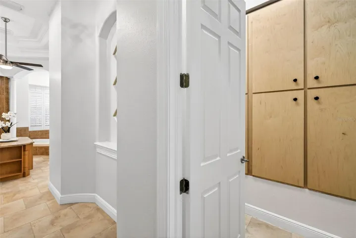 Walk-in Closet 1