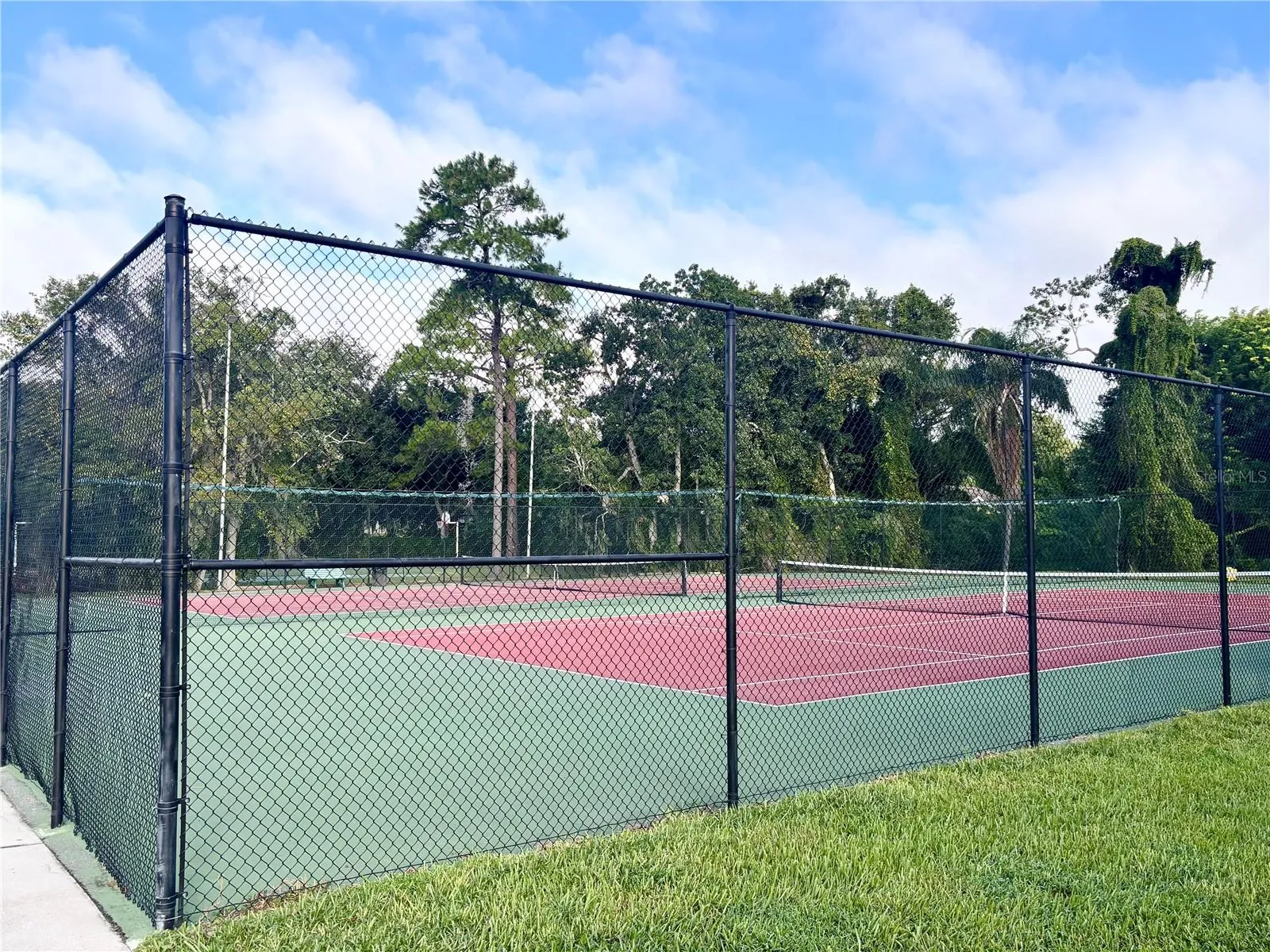 Community Features (Tennis Courts)