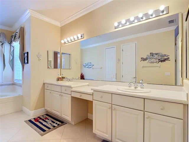 Primary Bathroom w/ Dual Sinks