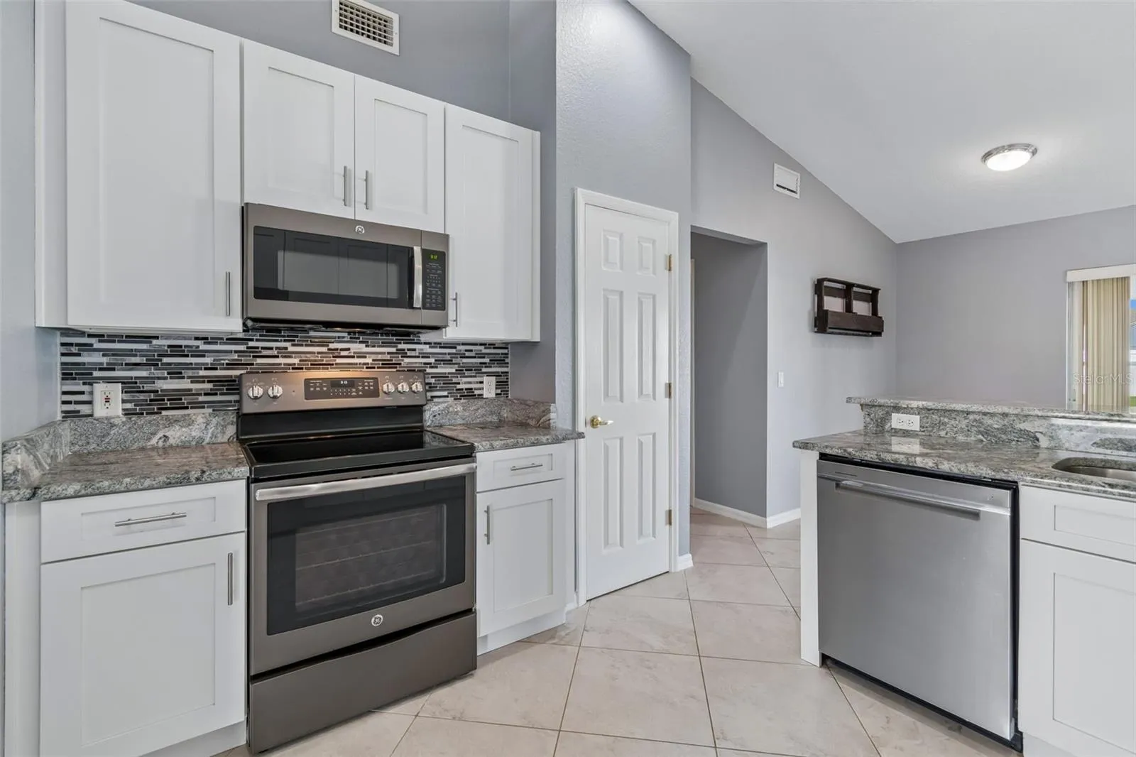 6352 Prominence Point Dr, Lakeland, Florida 33813 — photo 14