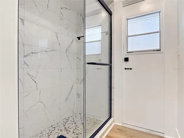 Gorgeous tiled shower in Bath 2.