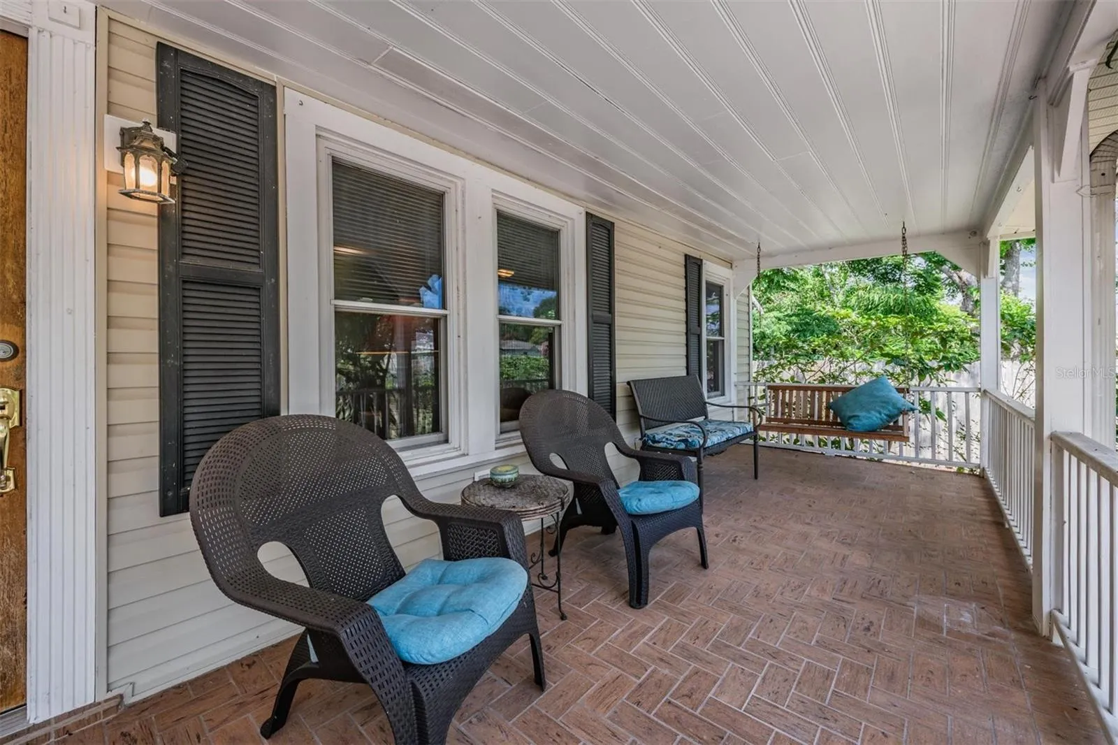 Large front porch.