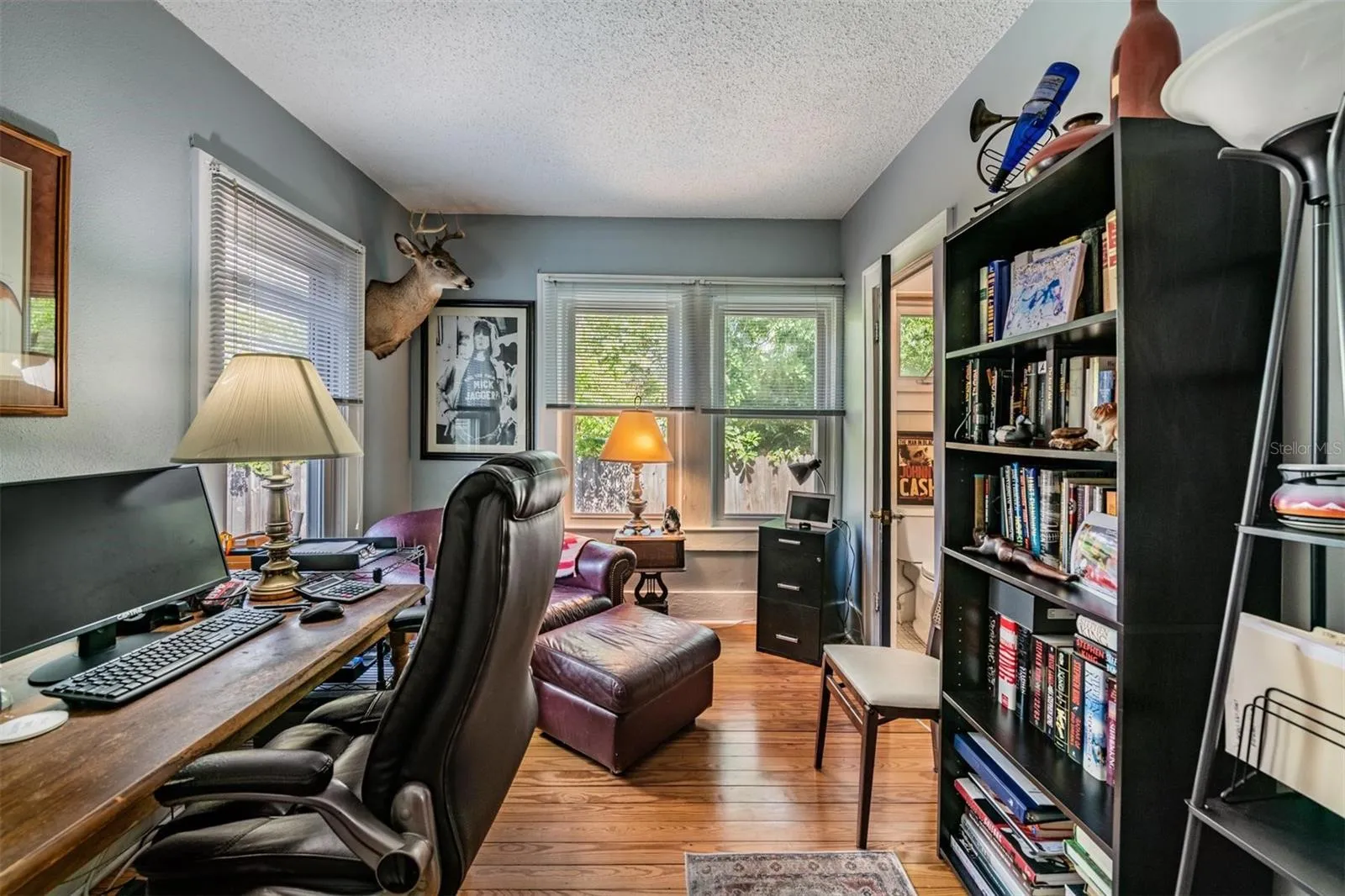 Office that could be turned into bedroom