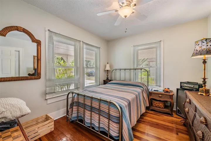 2nd bedroom