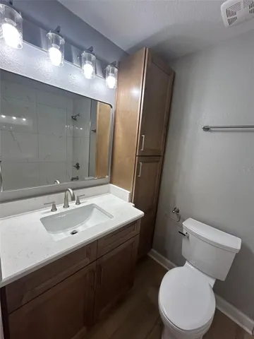 Upstairs Bath 2