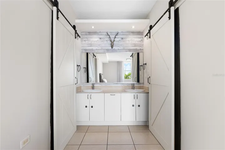 Ensuite with double sink