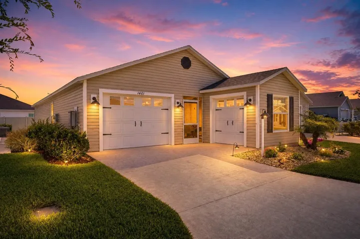 TURNKEY, 2 BED/2 BATH MOONSTONE, GAS GOLF CART INCLUDED, VILLAGE OF HAWKINS