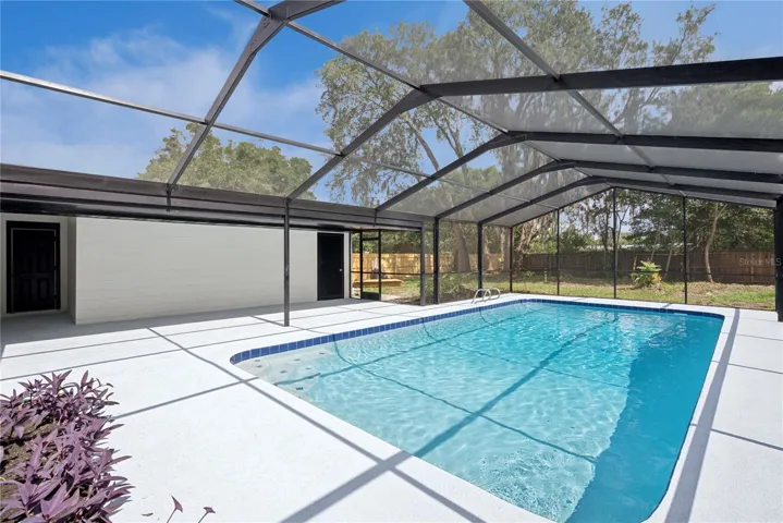 Huge Screened in Pool