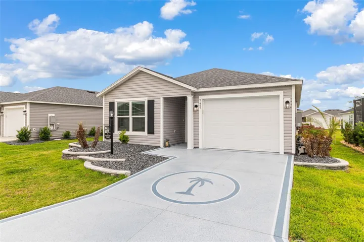 Front of home, good shot of Painted Driveway