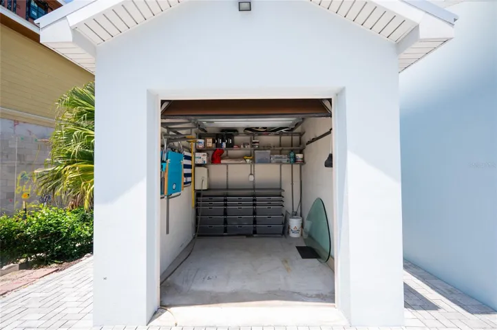 Small garage great for bikes, beach gear and maybe a small golf cart