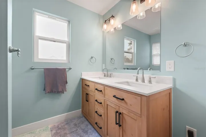 upstairs bathroom angle 2
