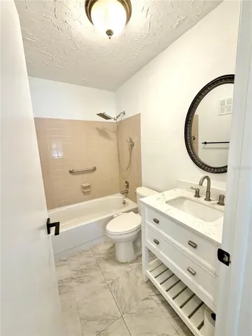 Hall Bath with Tub