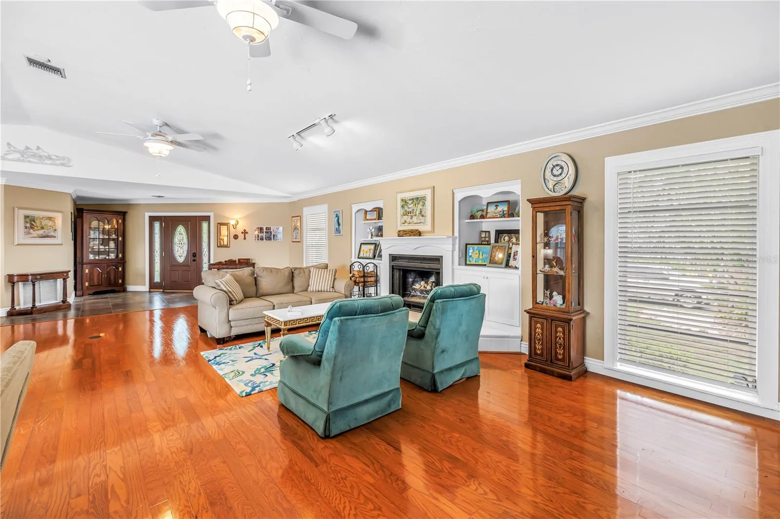 Massive Great Room!!