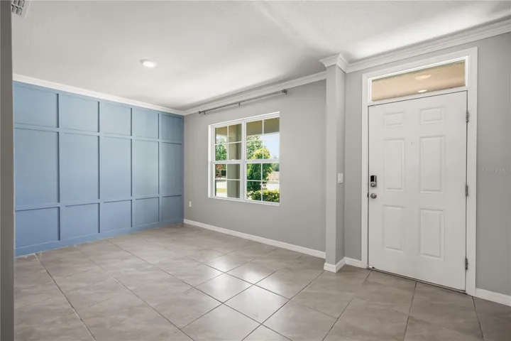 Entry way and flexroom