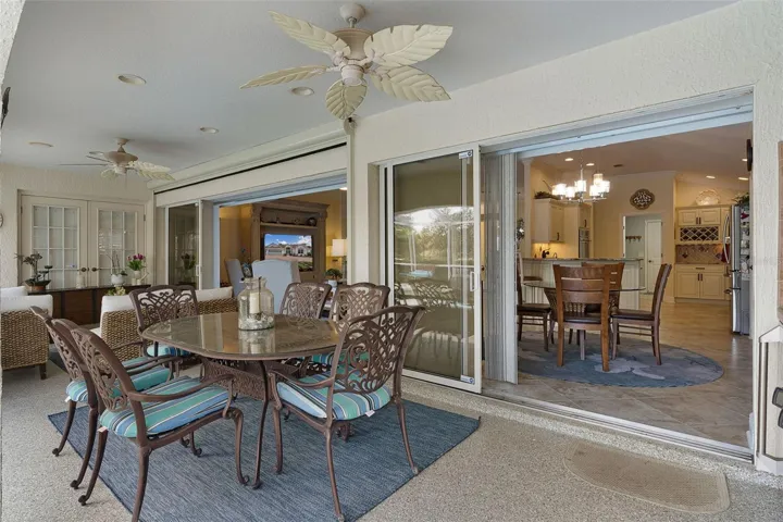 Large lanai for tons of entertainment!