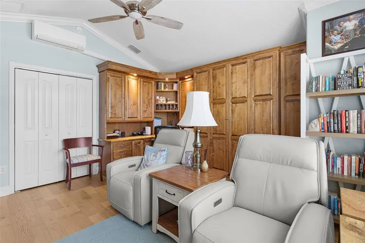 Front office / bedroom
