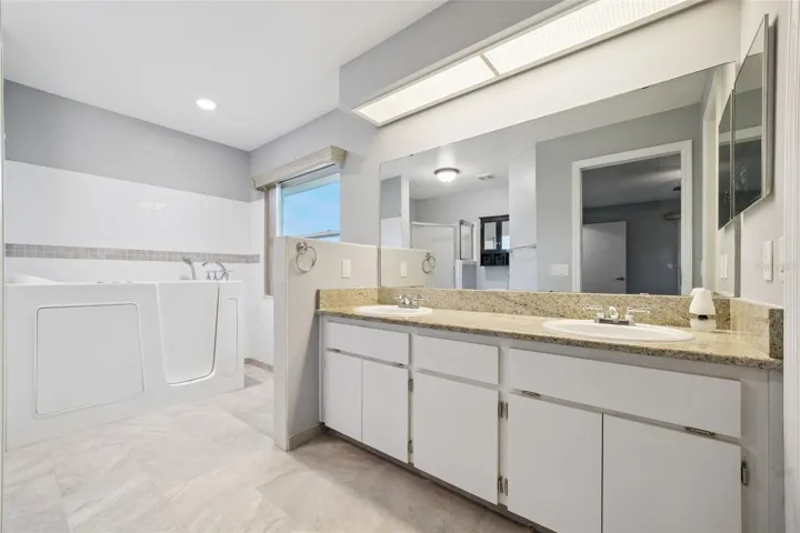 primary ensuite bath