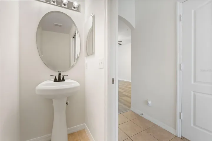1/2 Bath