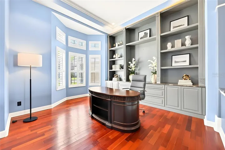 Flex/formal living space. Virtually Staged.