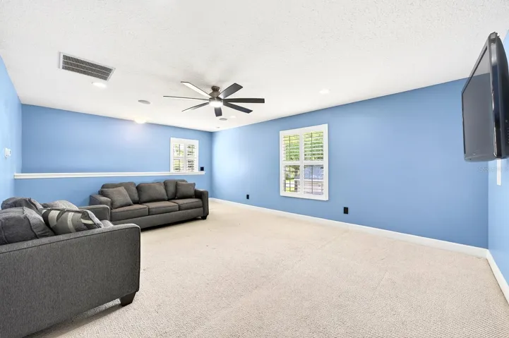 Bonus/Loft.