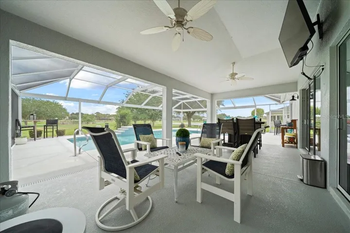 Lanai seating