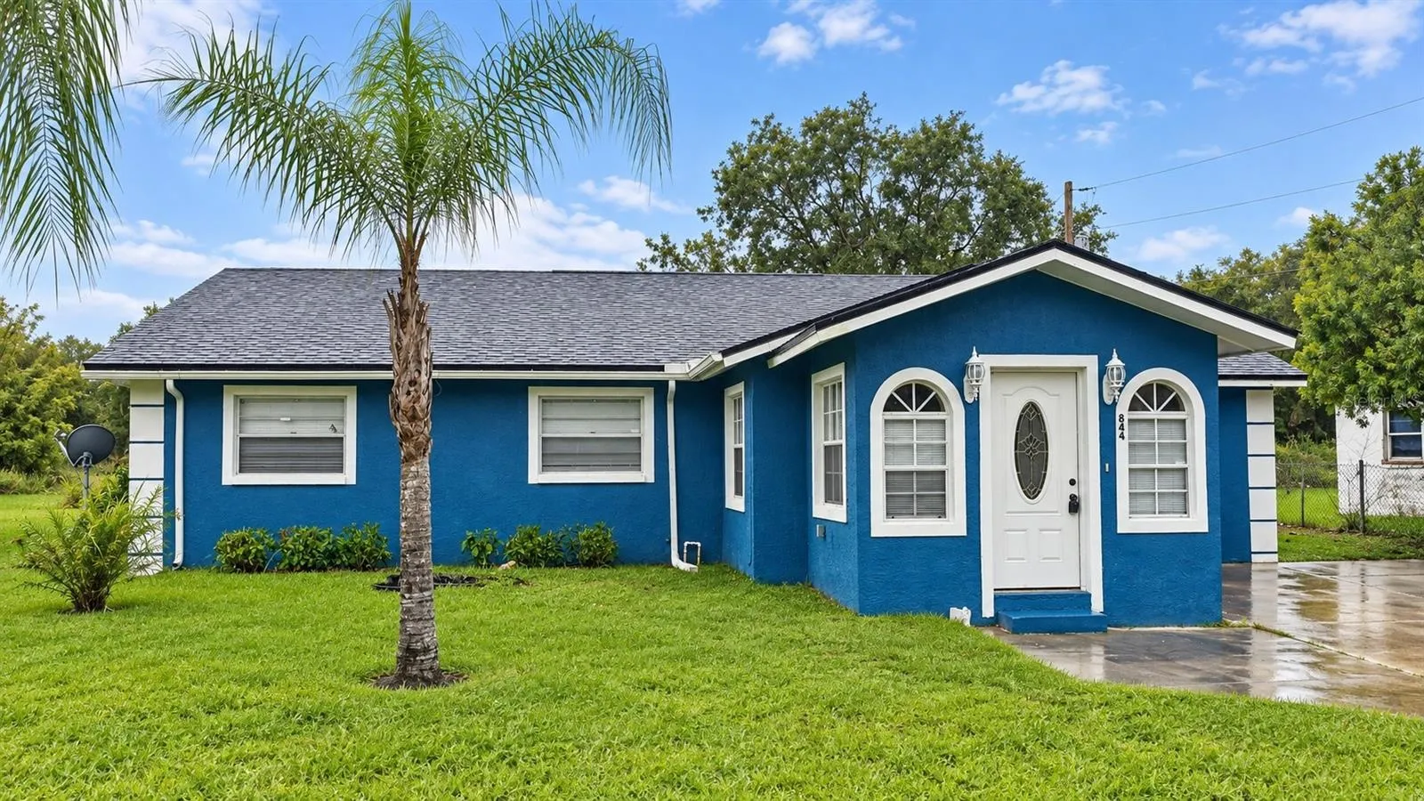 Welcome to 844 Chamberlain Blvd with a brand new roof.
