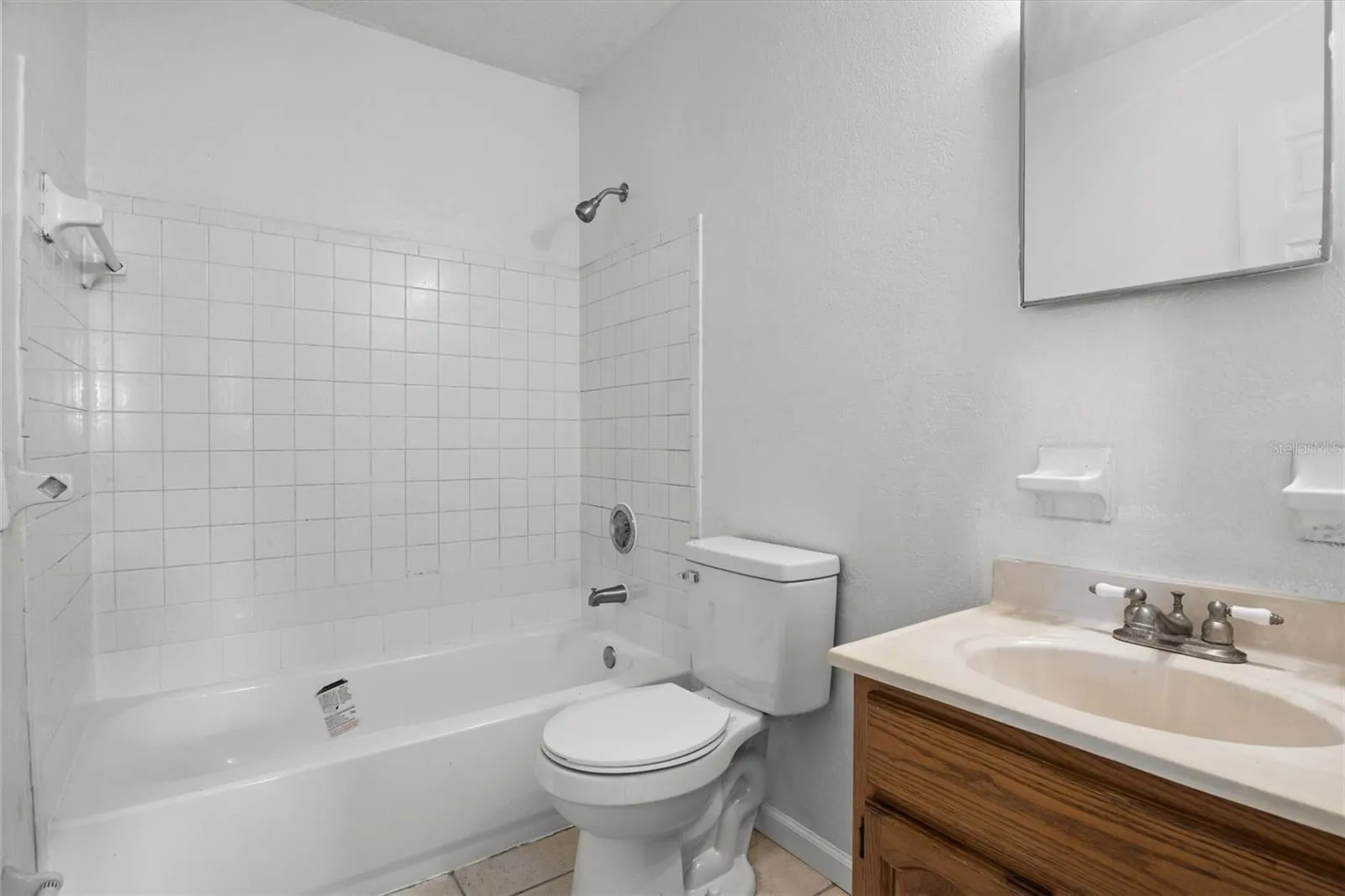 Full guest bathroom