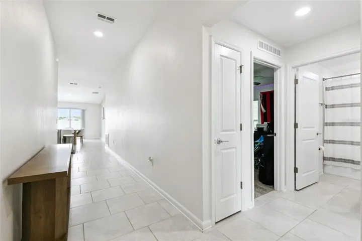 Entry/Foyer