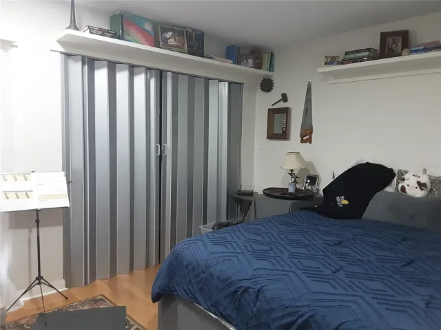 Secondary bedroom