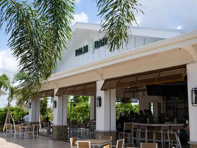 Enjoy easy dining with friends and family and make new friends at the Palm Bar