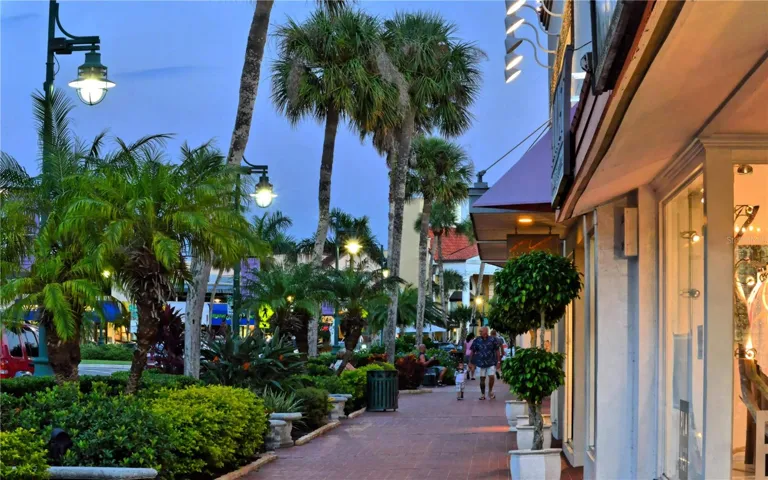 Boutique shopping and fine dining await you at St Armands Circle
