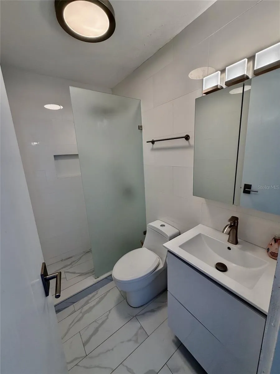 full bathroom
