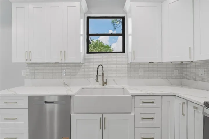 Deep single basin sink