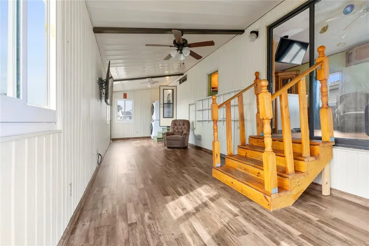 Welcome home!  Spacious Florida room