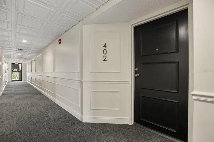 Situated on the top floor and convenient to the elevator, this charming Winter Park condo offers beautiful Winter Park views in a quiet setting.