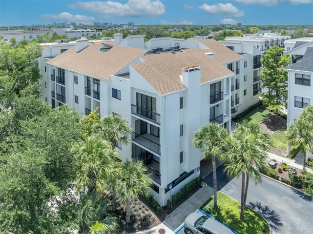 Welcome to Park West, Winter Park's premier gated community just one block off Park Avenue.