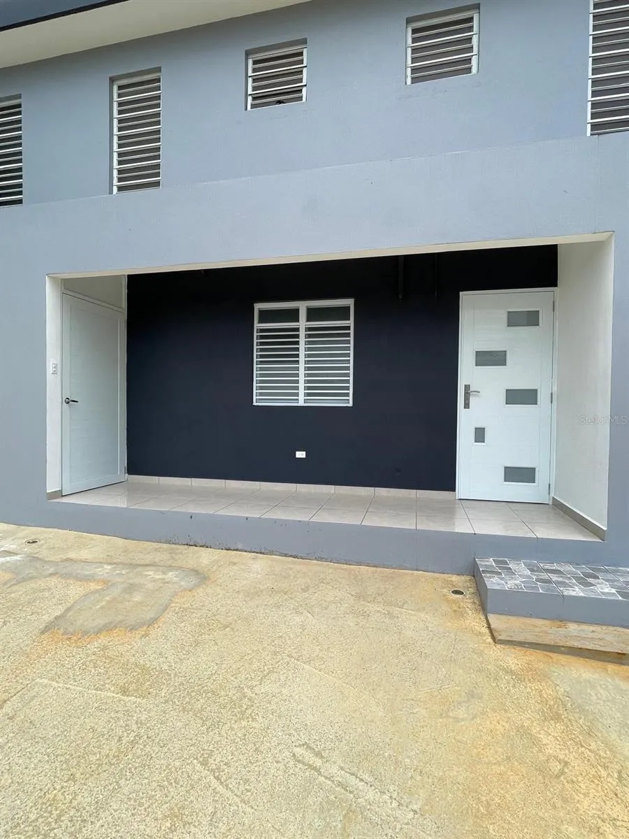 Entrada/BalcónEntrance/Porch