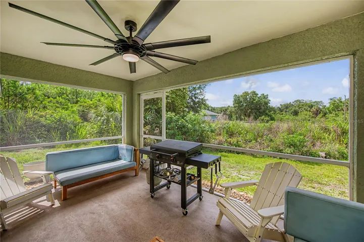 Lanai, Step out Back and enjoy your Fire Pit