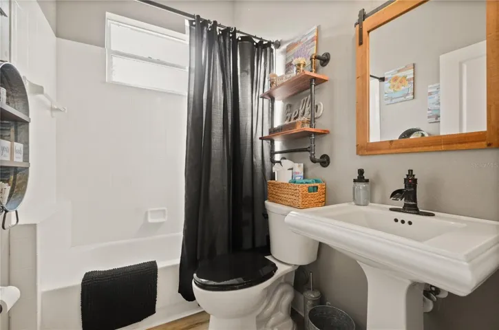 Full Bathroom