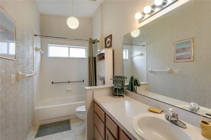 2nd Bathroom