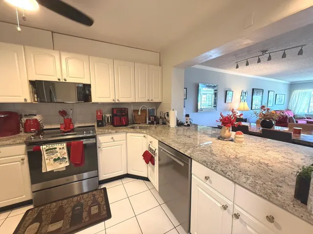 Updated Gourmet Kitchen
