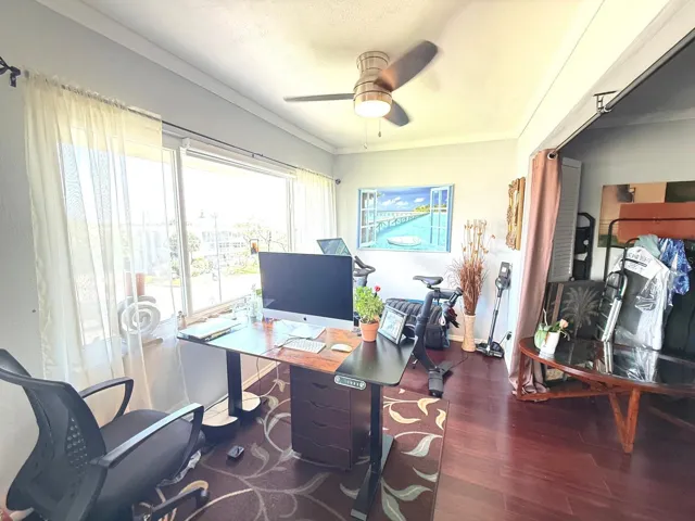 Den / Office / Bonus Room