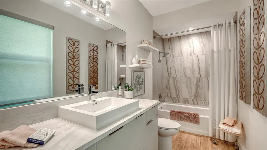 Ensuite bathroom
