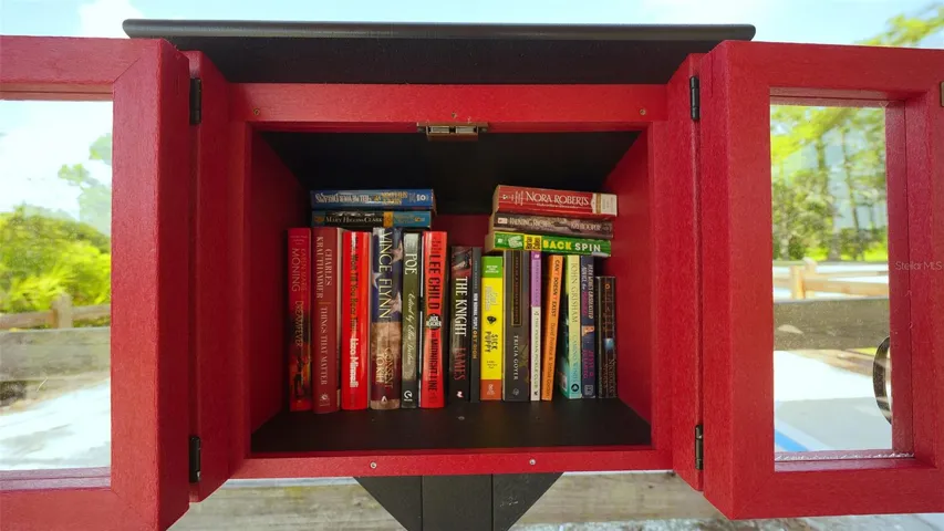 Little lending library