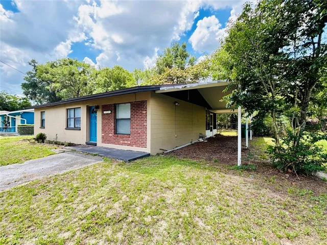 Carport included!
