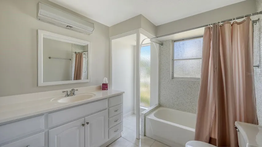 Un-staged Guest Bathroom